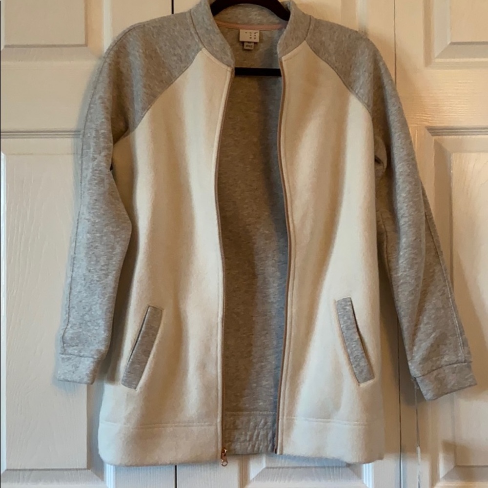 Jacket/Sweater - Picture 4 of 6